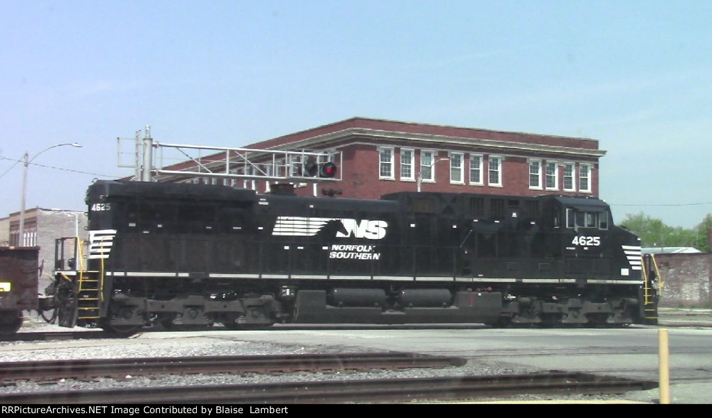 NS 4625